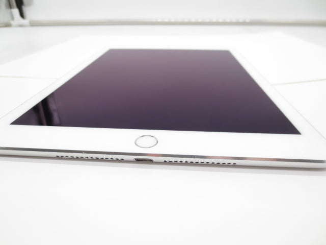 【中古】Apple iPad Air 第2世代 A1567 Wi-Fi+Cellular シルバー 64GB 利用制限○ バッテリー88% 初期化済み