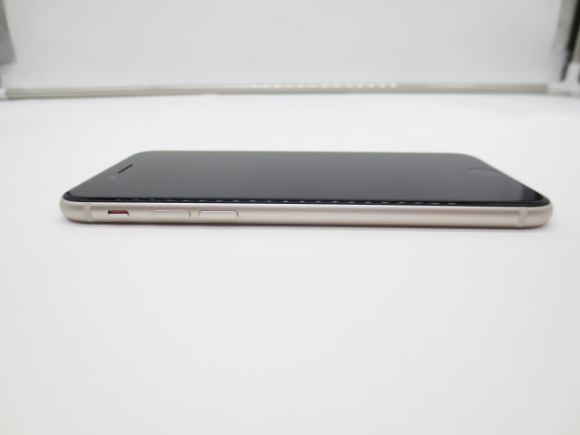 【中古】Apple iPhoneSE 第3世代 64GB A2782 MMYD3J/A スターライト SIMフリー 利用制限○ バッテリー81% 初期化済み