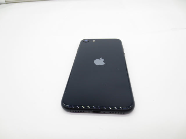 【中古】Apple iPhoneSE 第3世代 64GB A2782 MMYC3J/A ミッドナイト SIMフリー 利用制限○ バッテリー79% 初期化済み