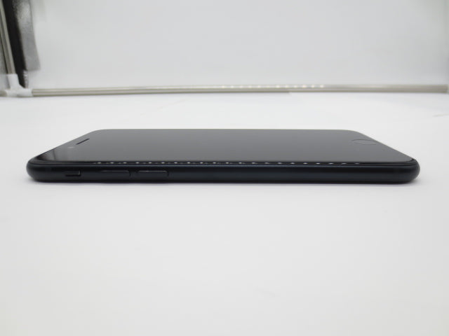 【中古】Apple iPhoneSE 第3世代 64GB A2782 MMYC3J/A ミッドナイト SIMフリー 利用制限○ バッテリー79% 初期化済み