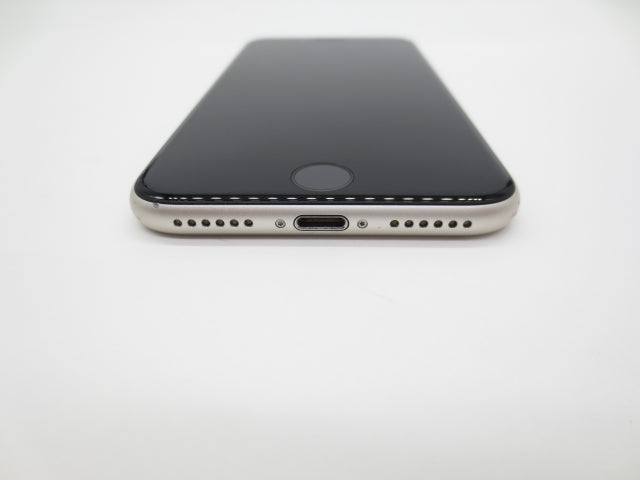 【中古】Apple iPhoneSE 第3世代 64GB A2782 MMYD3J/A スターライト SIMフリー 利用制限○ バッテリー88% 初期化済み