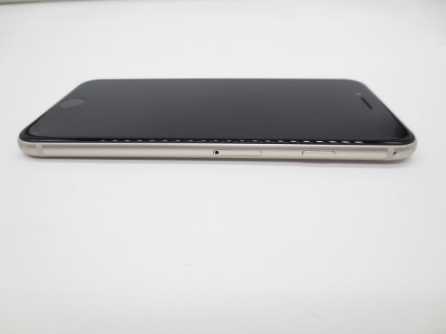 【中古】Apple iPhoneSE 第3世代 64GB A2782 MMYD3J/A スターライト SIMフリー 利用制限○ バッテリー88% 初期化済み
