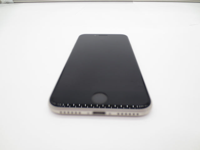 【中古】Apple iPhoneSE 第3世代 64GB A2782 MMYD3J/A スターライト SIMフリー 利用制限○ バッテリー82% 初期化済み